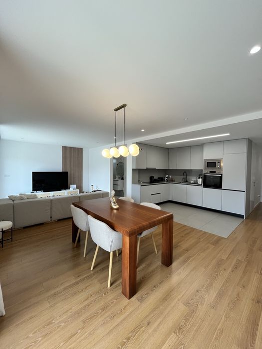 Apartamento T2 semi-novo em Barcelos