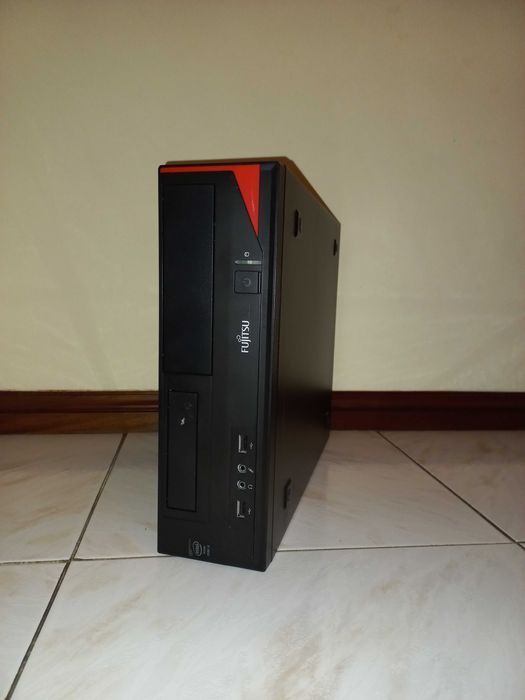 Computador Fujitsu fixo + monitor