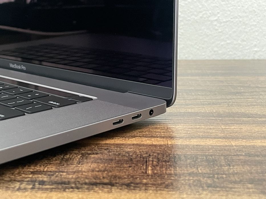 MacBook Pro 16 2019 i9 32gb [Radeon Pro 5500m 8gb]