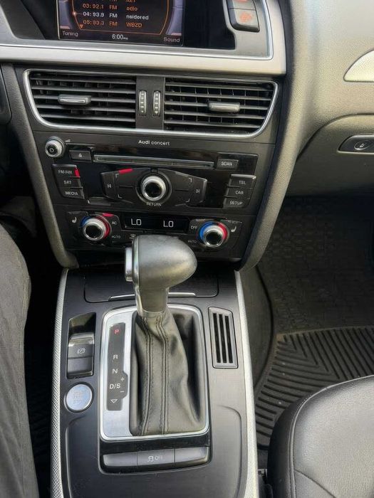 Audi A4 2.0T Quattro Premium Plus      2014