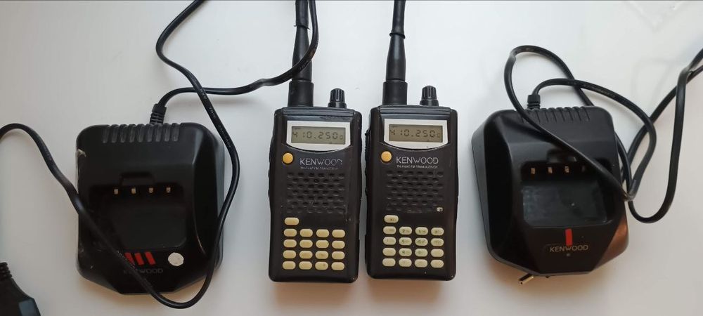 Рацию Kenwood TH-F4AT