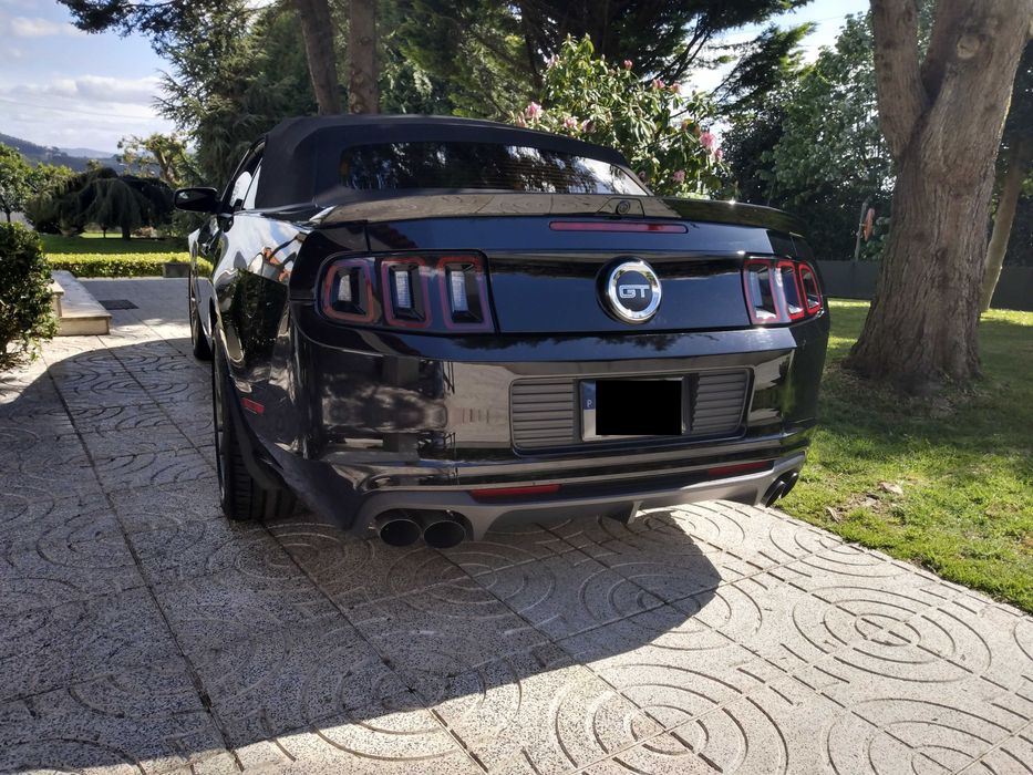 Aluguer Ford Mustang GT Descapotavel