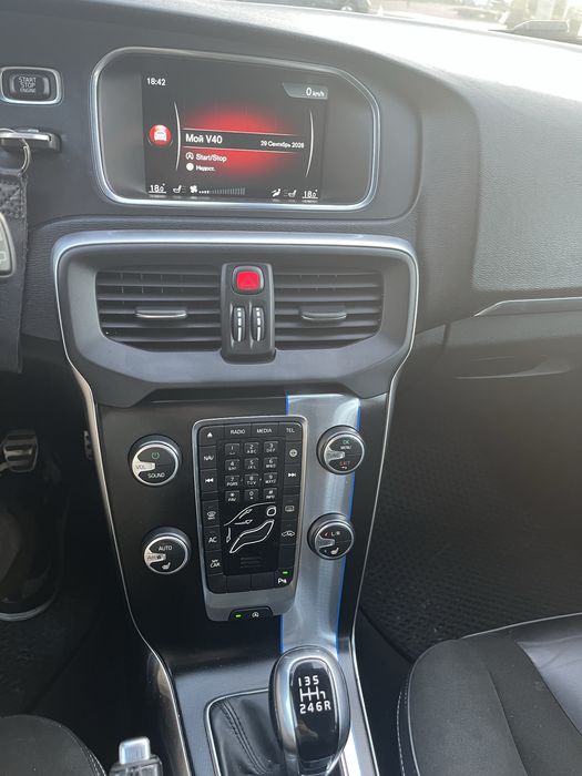 Продам Volvo  v40