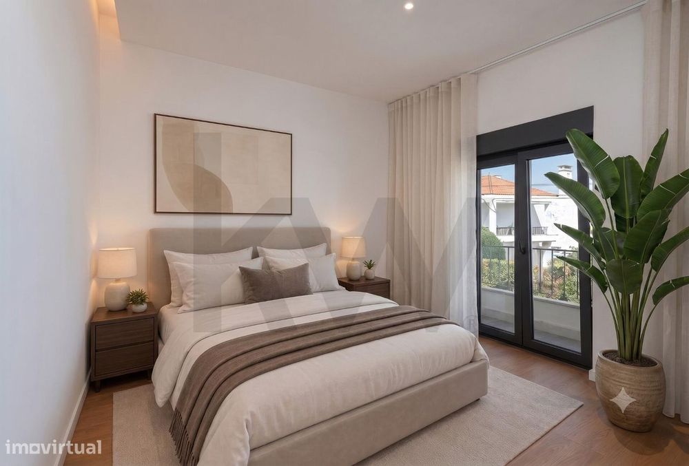 Charmosa Moradia T5 com Jardim Totalmente Remodelada -  Sassoeiros, Ca