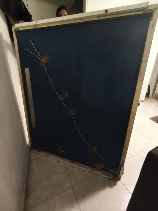 Espelho Grande de Parede com Moldura Branca e Suporte para 2 Lâmpadas (124 cm x 100 cm)