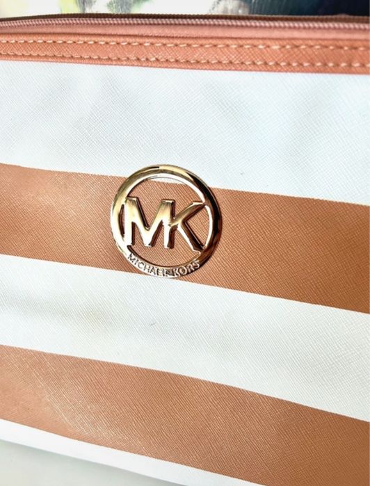 Bolsa MK Nova com tira de mão e para ombro