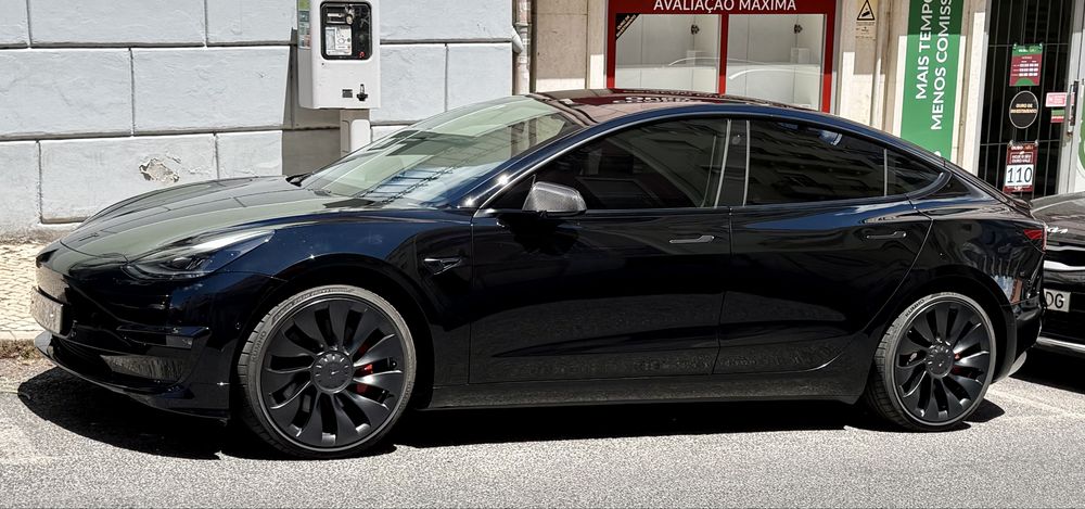 Tesla Model 3 — fotografia 4