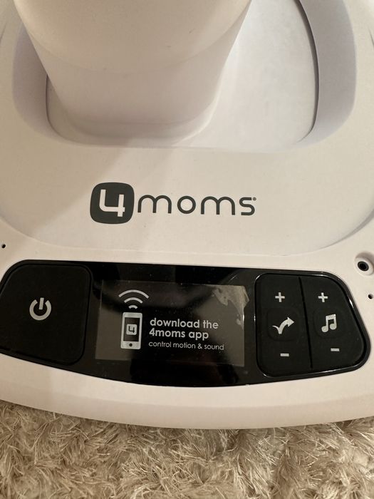 Заколисуючий  центр 4moms
