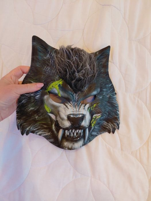 Маска вовка ідеальний стан