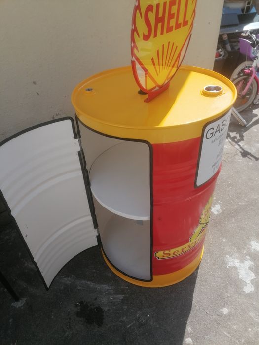 Vários bidões personalisados