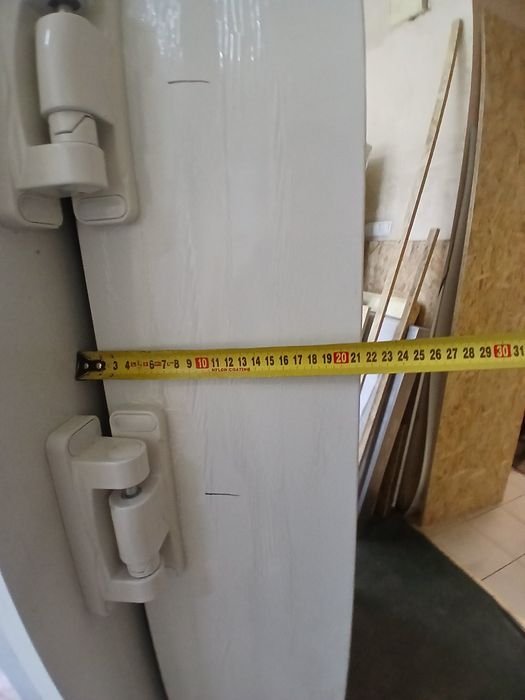 Двері в холодильну камеру