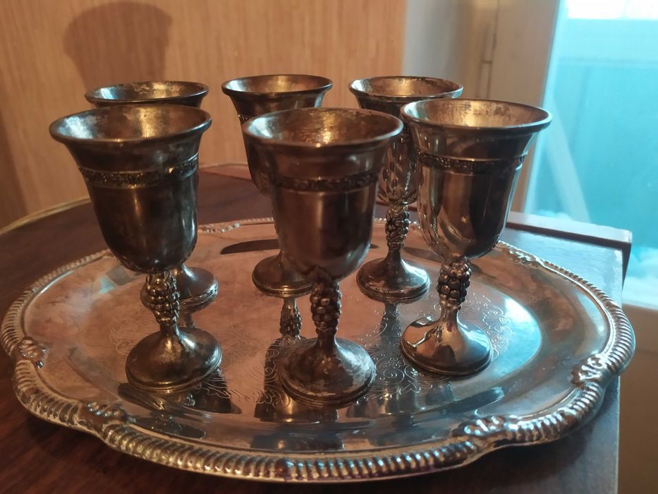 Рюмки с разносом