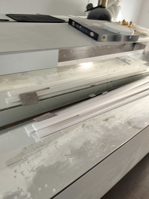 5 módulos roupeiro alto da IKEA com espelhos