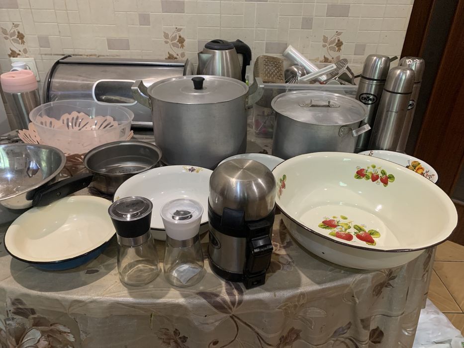 Кастрюли  ,миски