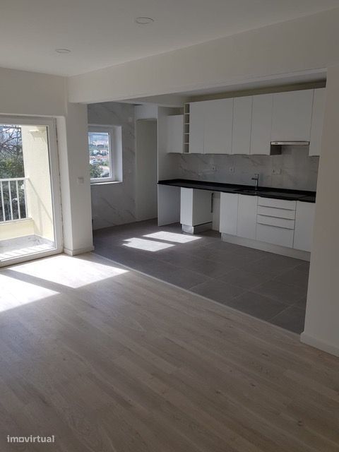 Apartamento, 2 quartos, Loures, Loures