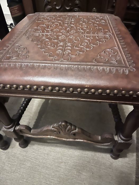 Conjunto mesa extensível e 4 cadeiras