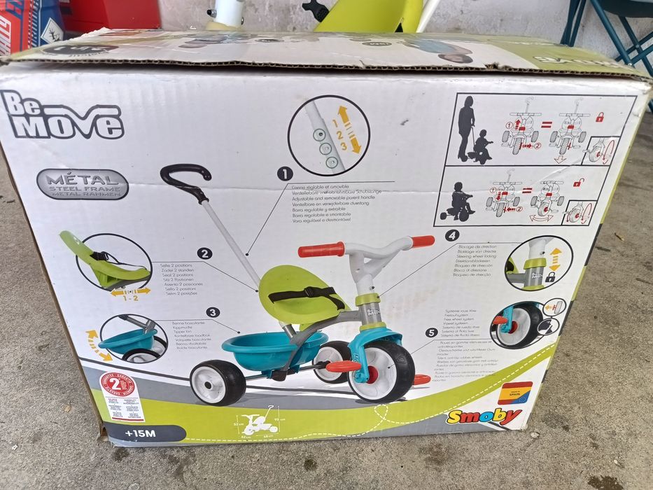 Bicicleta triciclo Smoby bemove com rodas de borracha