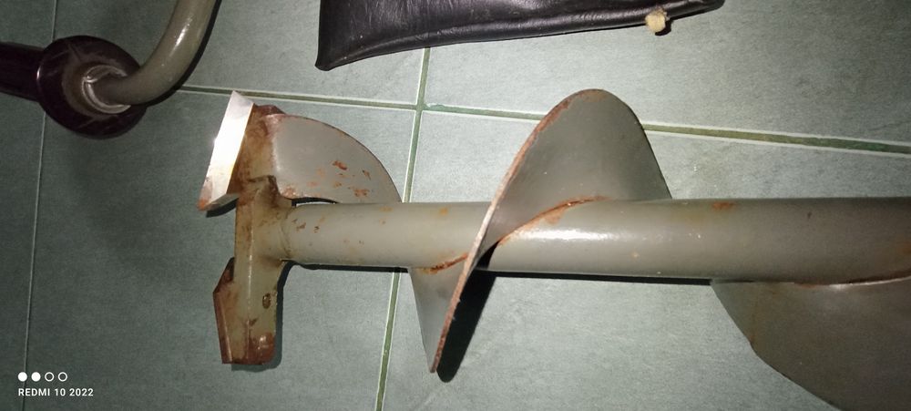 Бур для зимней рыбалки,ледобур ссср