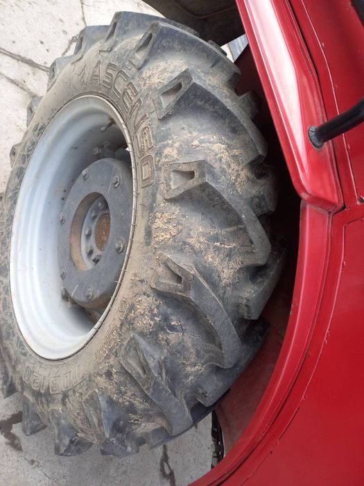 Продам трактор 35 махіндра Mahindra ( з кабіною)