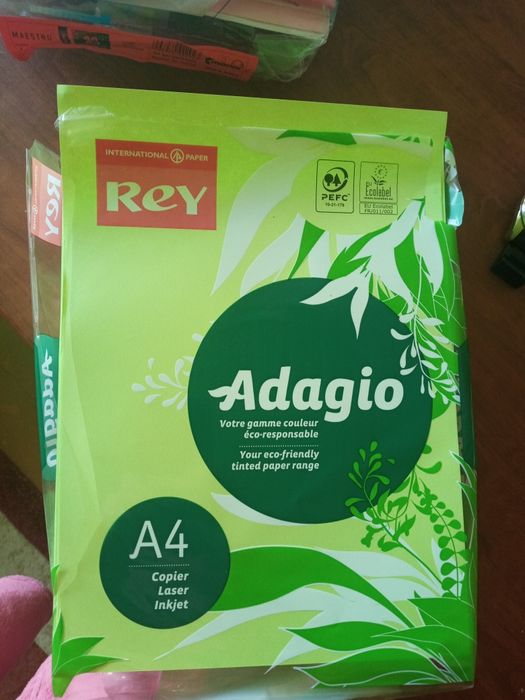 Цветная бумага поштучно, красная, зелёная, салатовая