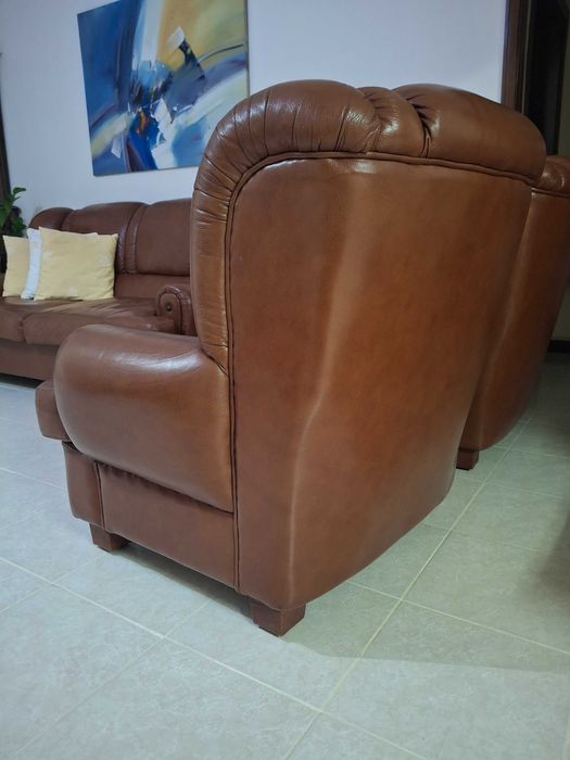 Sofá em couro castanho como NOVO