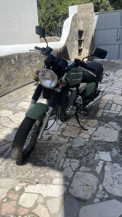 Triumph Thunderbird 900