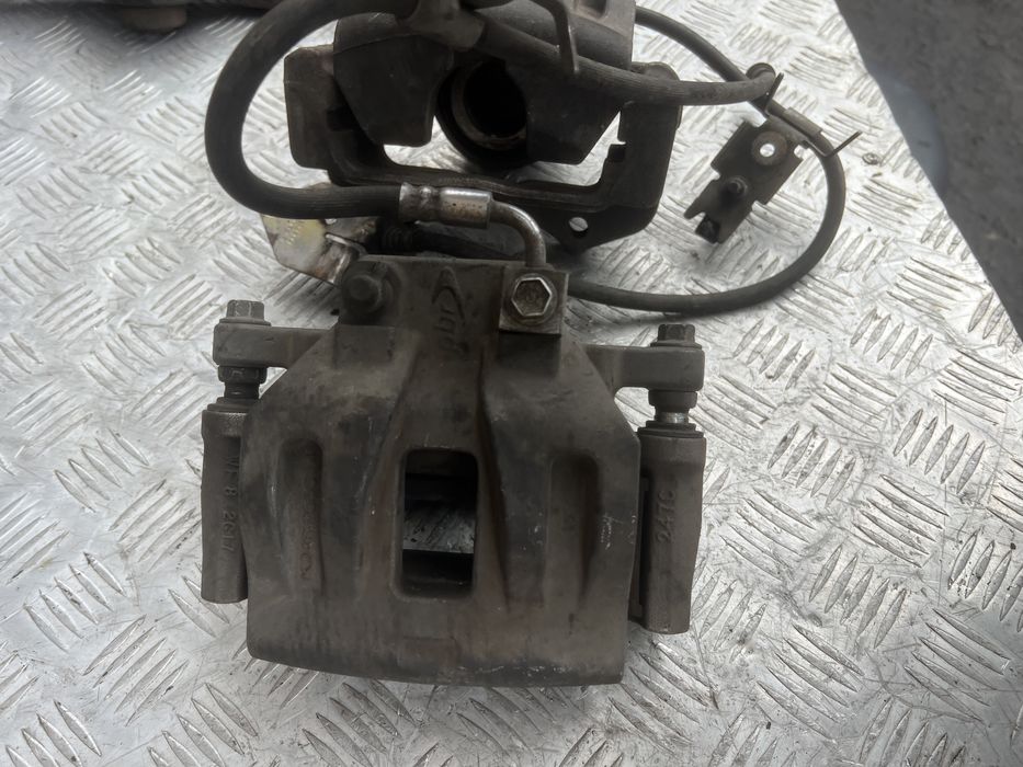 Суппорт Крайслер 300с chrysler 300c год 2015