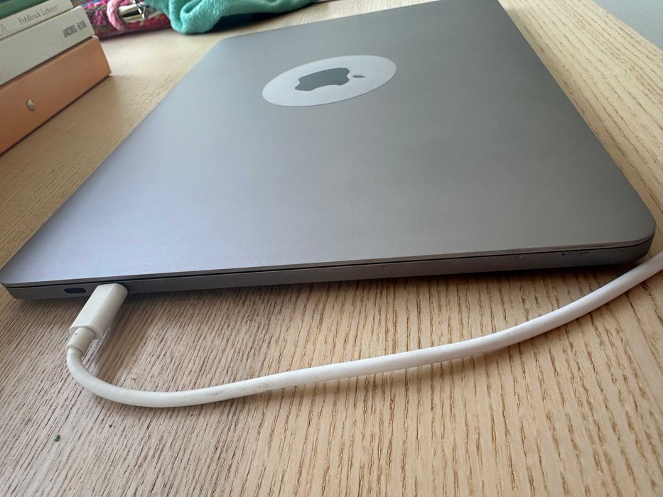 MacBook Pro 13" (2017) – 16GB RAM – SSD 500GB – Excelente estado