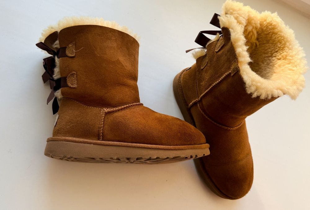 Зимові уггі UGG Women's Bailey Bow II