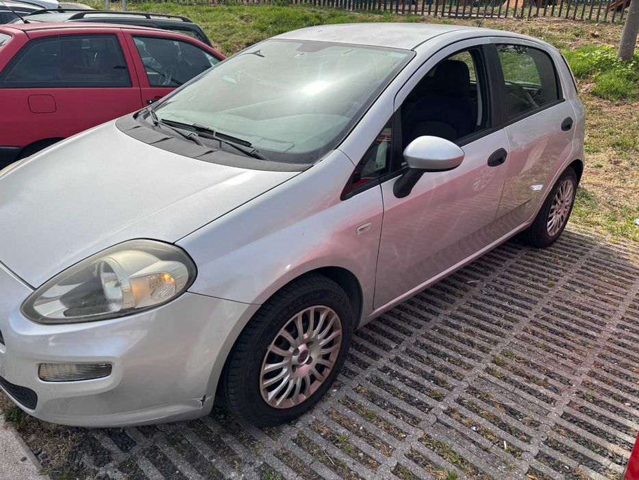 Fiat Punto 1.2 Gasolina | 2012 | Económico e Fiável