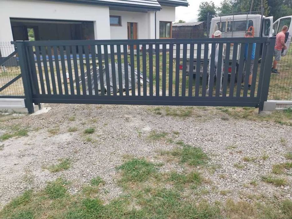 Ogrodzenia aluminiowe panelowe pustaki kostka