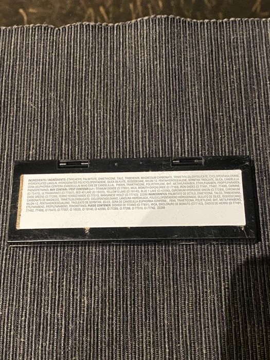 Sombra revlon illuminance