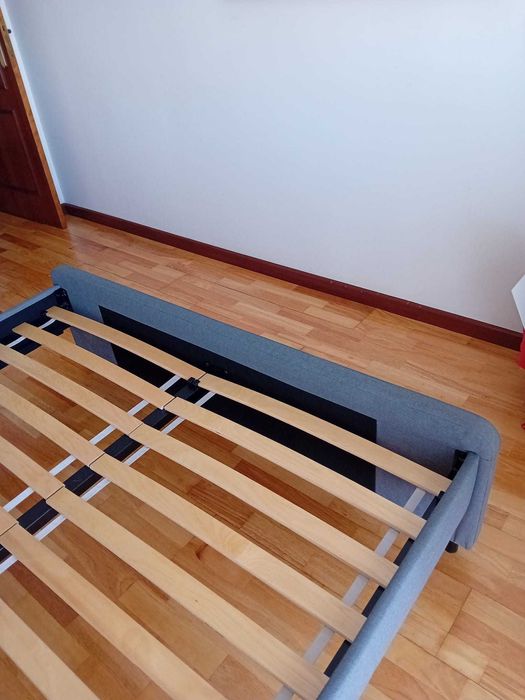 Cama casal HAUGA Cinzenta [IKEA] com colchão