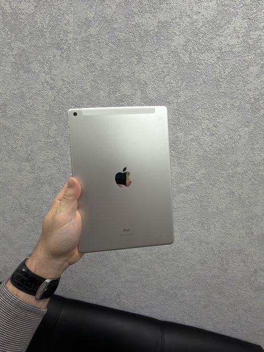 Планшет Apple iPad 7 128 GB Wifi+LTE Silver