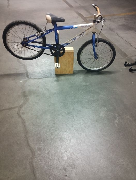 Bicicleta com rodinhas á parte