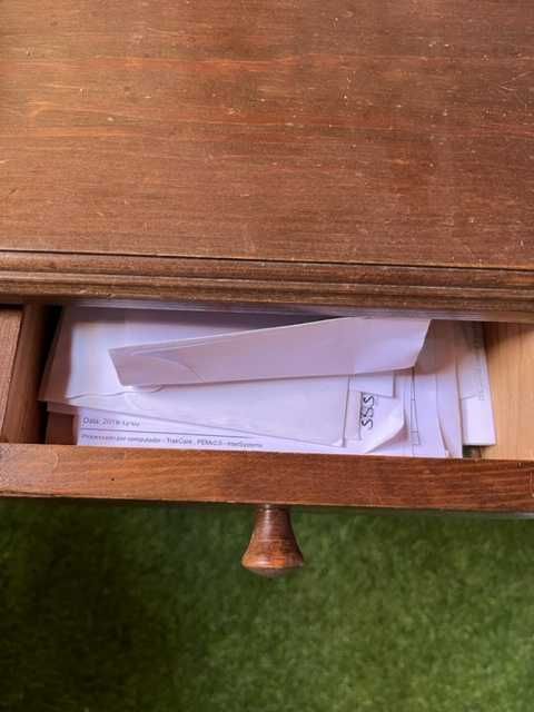 Mesa de apoio em madeira