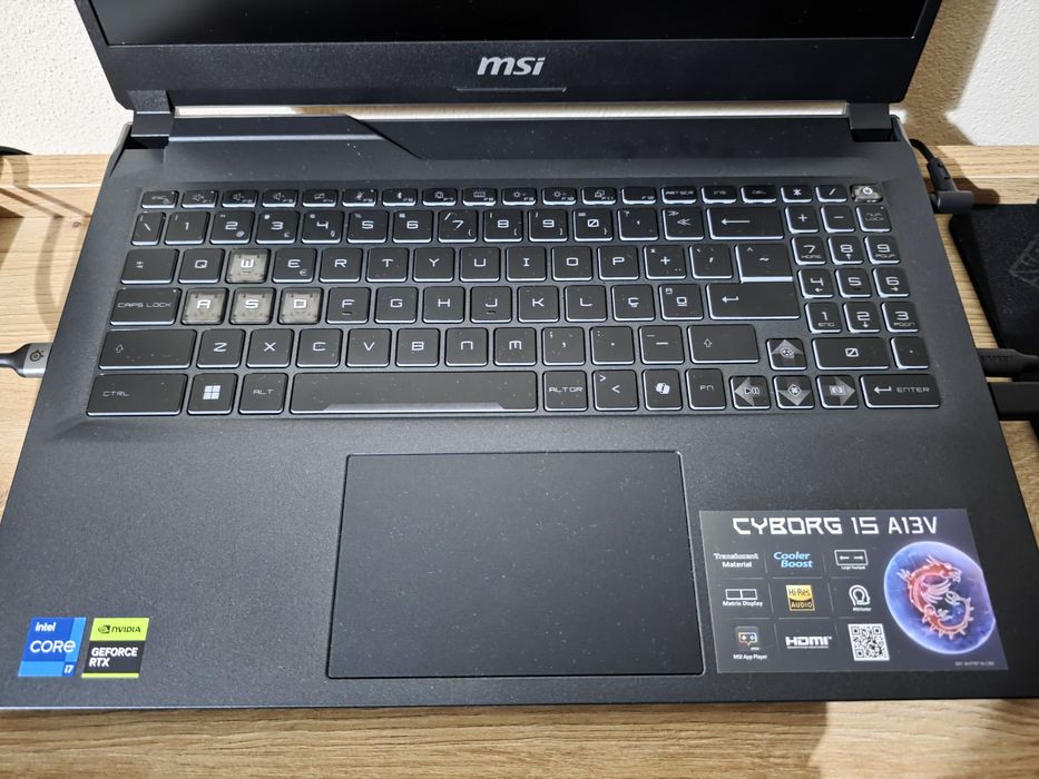 Portátil gaming msi cyborg 15 a13ve