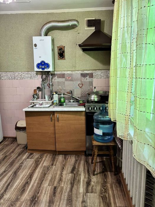 2х км будинок довгострокову ореду. Паркінг, автономне опалення