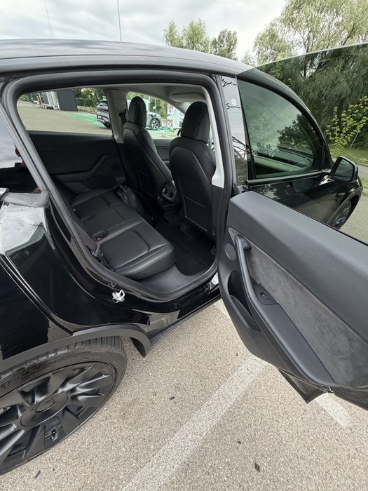 Tesla Model Y Long Range Dual Motor AWD, 2021