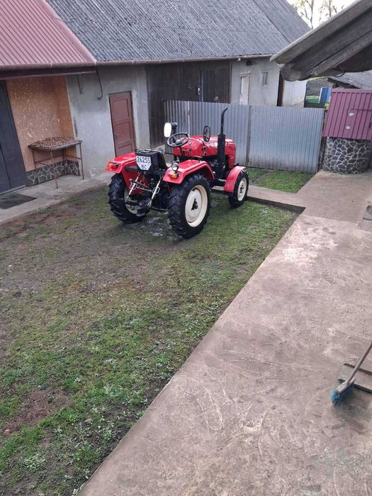 Трактор DW 244 AT