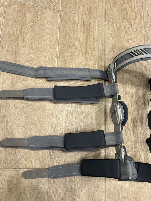 Ортез для коліна Medi M4s OA Comfort правий 5 розмір