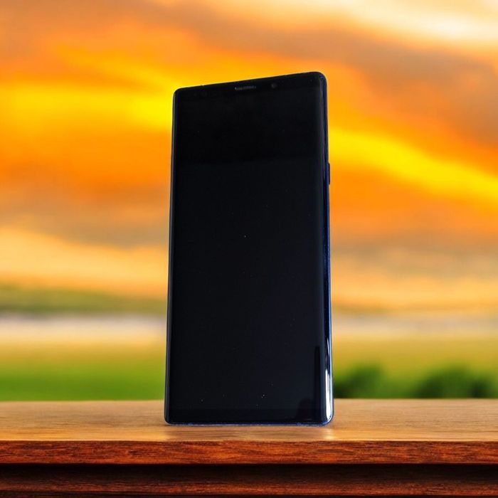 Samsung Galaxy Note 9 (8/512) 2 Sim Регіон SEK Україна  Максимальна версія цього телефону  у дуже гарному стані