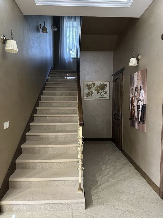 Продам дом с бассейном Обуховка ,Лес ,Река