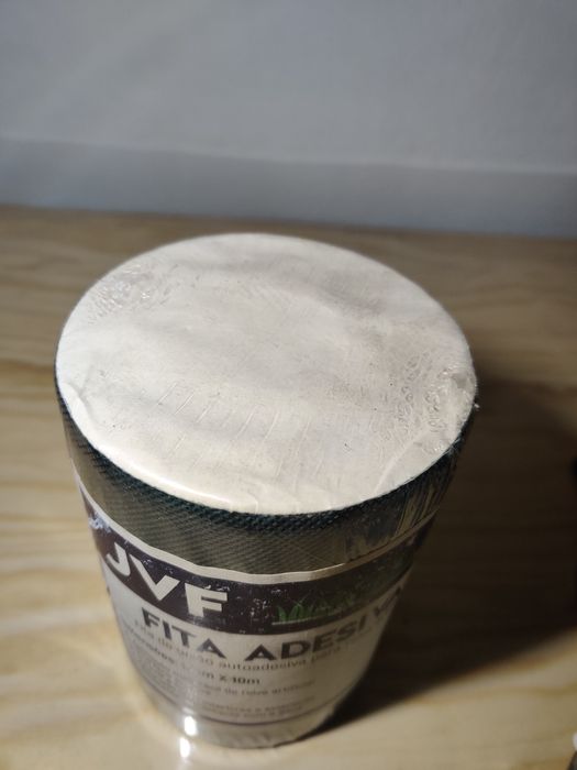 Fita adesiva para relva artificial