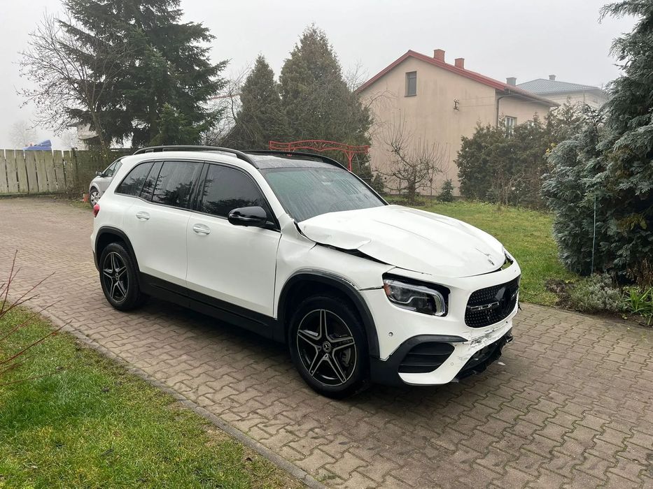 Mercedes-Benz GLB AMG Line Lekko Uszkodzony Odpala jeździ,