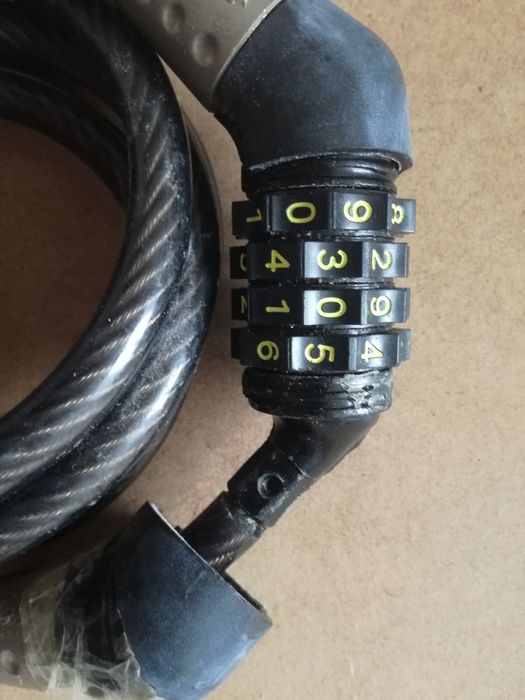 Cadeado OnGuard Mto Resistente a funcionar bem.

Obs: o cadeado apenas