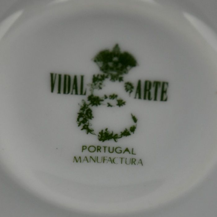 Pote com Tampa com Brasão em porcelana
