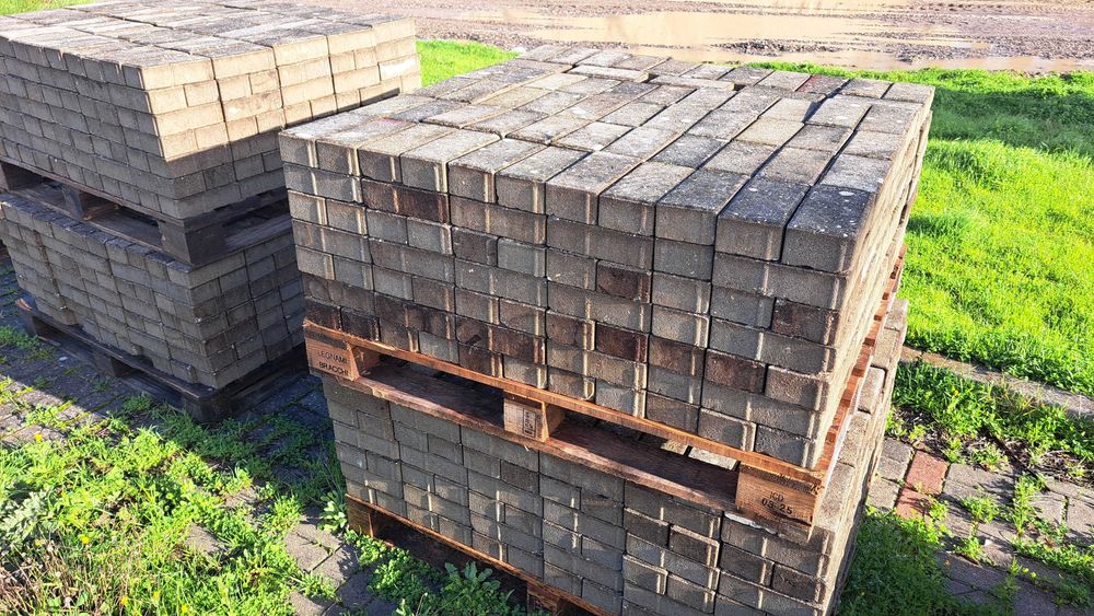 Pavê Retangular 20x10 6cm espessura, usado e bom estado.