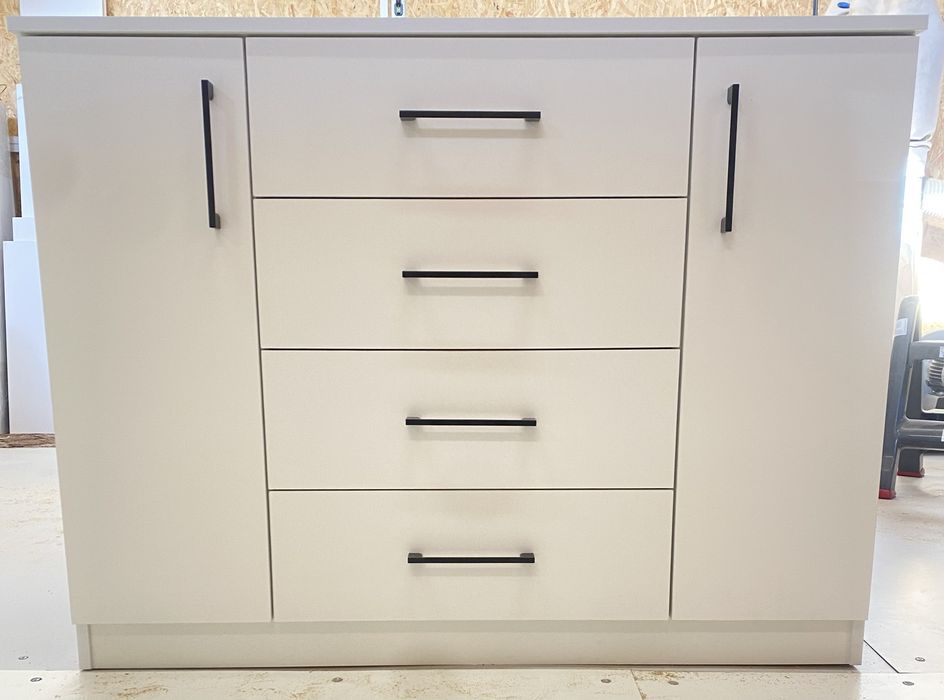 Nowa duża biała komoda