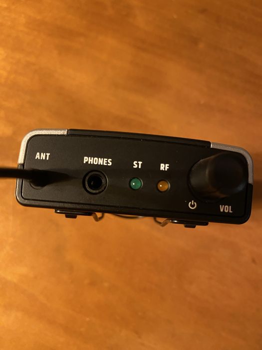 U300 IEM Wireless in-ear Monitoring System - Excelente estado